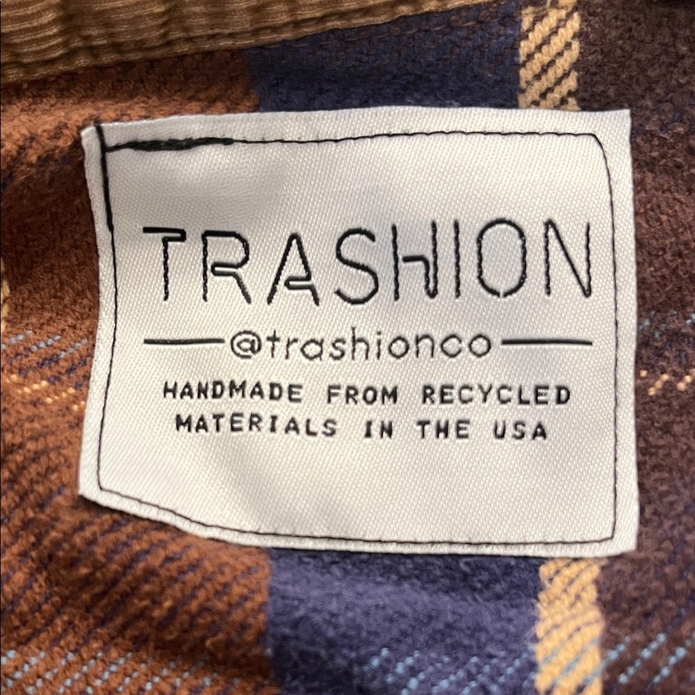 Cropped Plaid Button-Front Shacket - image 7